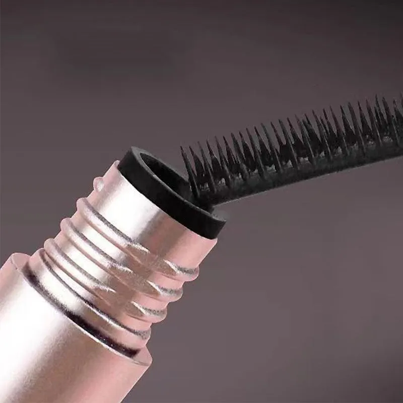 Nieuwe verlengende en krullende mascara